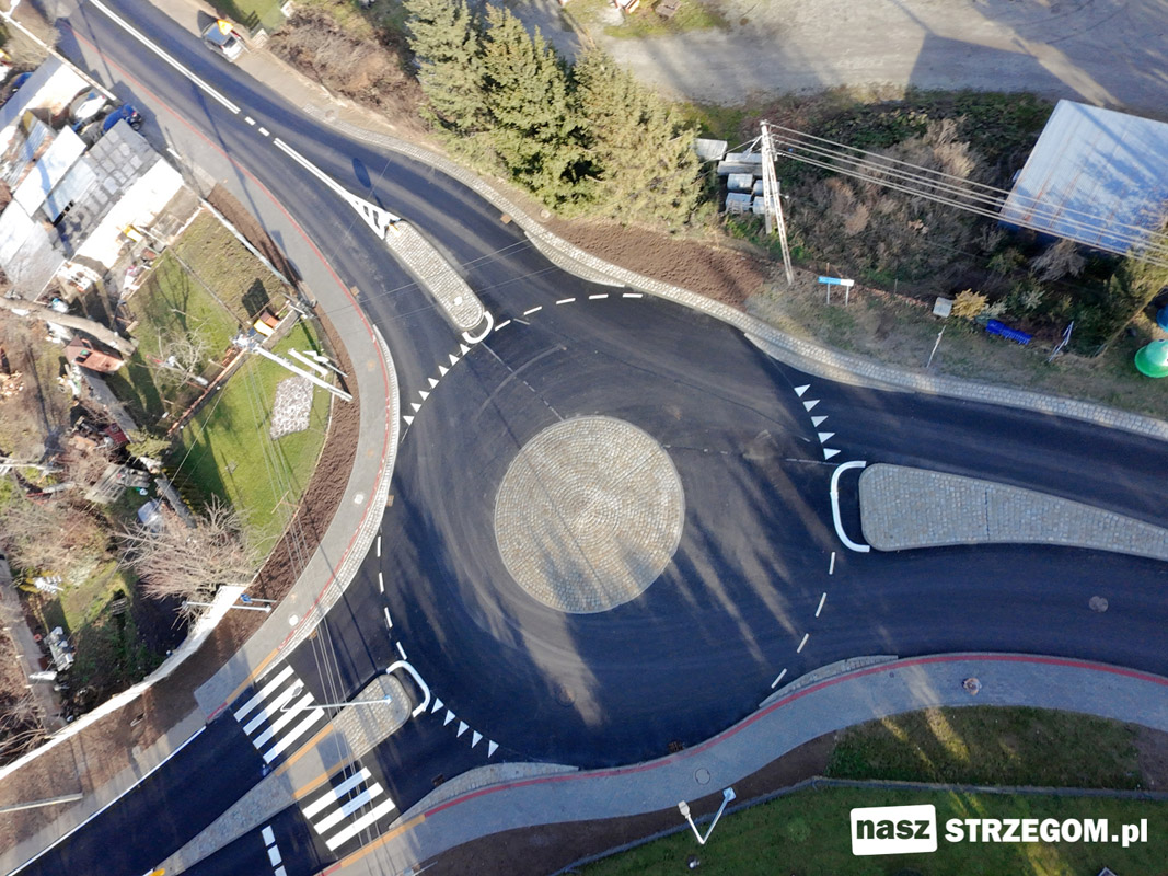 Pierwszy etap przebudowy drogi powiatowej w gminie Strzegom zakończony. Drugi właśnie ruszył [FOTO] 